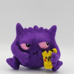 Figura de feltro, Gengar - bebê com seu peluche Pikachu. Conjunto de 2