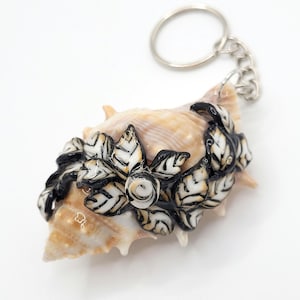 Shell pendants, bag pendants, key rings,