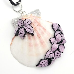 Necklace, shell necklace, flower necklace.