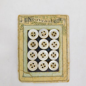 Nouveaut&#39;s Button Card with 12 MOP 4 hole 1/2&quot; shirt buttons
