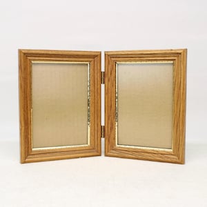Vintage 5 x 7 Wood Photo Frame Hinged Bi-Fold Double Picture Frame