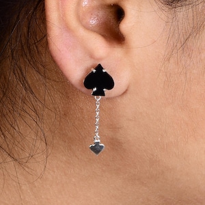 Zwarte onyx schoppenoorbellen, schoppenaas oorbellen, zilveren speelkaartoorbellen, minimalistische schoppenbedels, pokersieraden, schoppen en hart