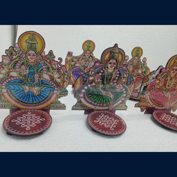 ARTVARKO Brass Goddess Ashtalakshmi | Ashta Lakshmi Diya Avec Paon