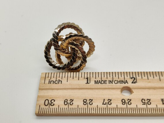 Interlocking Gold Circle Earrings - image 4