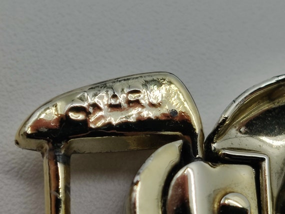 KARU Chunky Gold-Tone Link Bracelet - image 7