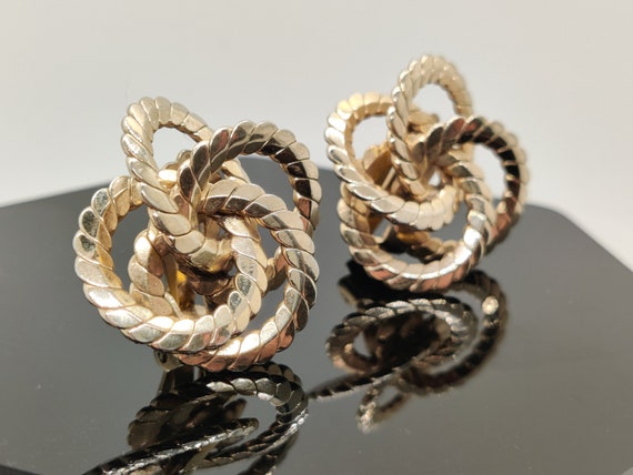 Interlocking Gold Circle Earrings - image 2