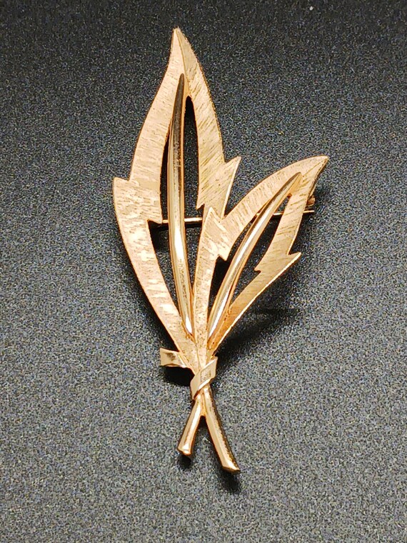 Crown  Trifari  Leaf  Brooches - image 3