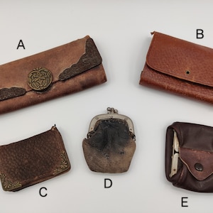 Monederos y carteras de cuero antiguo