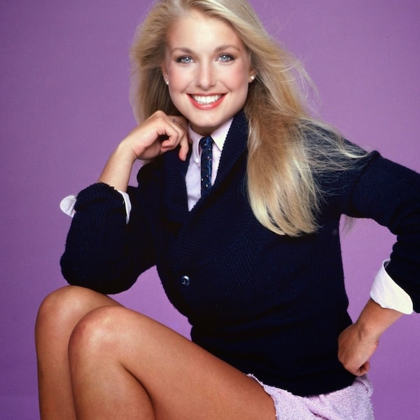 Actress & Model Heather Thomas Retro Vintage Classic Pin Up Picture Photo Poster Print