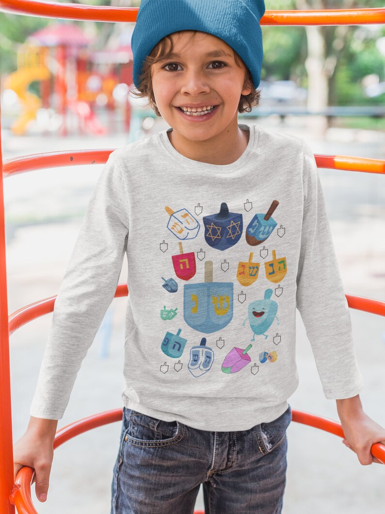 Camiseta Hanukkah para niños pequeños de manga larga, idea de regalo para niños hanukkah, ropa hanukkah para niños, linda camisa para niños pequeños hanukkah dreidel vacaciones imagen 1