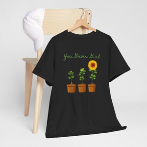 ユー・グロウ・ガール グラフィックTシャツ