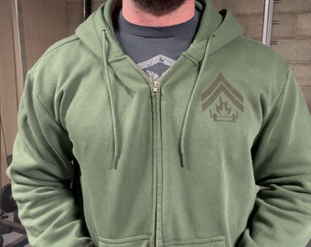 Sudadera con capucha y cremallera con logo de Corporals Corner