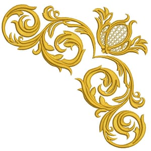 Può includere: Un design angolare dorato con motivi floreali a spirale e dettagliati. Il ricamo ha un aspetto strutturato con foglie e volute dettagliate. Il design include un fiore stilizzato con un centro a griglia, il tutto su sfondo bianco.