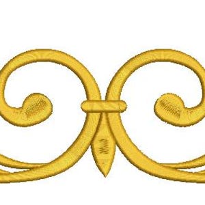 Może przedstawiać: Złoty, symetryczny ozdobny ornament z motywem przewijania. Ozdobny wzór zawiera zakrzywione linie, wiry i akcenty w kształcie liści, odpowiednie do ozdabiania różnych projektów rzemieślniczych lub elementów projektu.