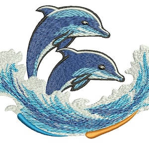 Puede incluir: Dos delfines azules saltando fuera de una ola azul y blanca. Los delfines están mirando hacia el lado derecho de la imagen. La ola tiene la forma de un círculo.