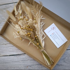 Letterbox Dried Flowers | Caramel Dried Flower Arrangement | Letterbox Gift | Engagement Gift| Birthday Gift | Bridesmaid | Gift For Her