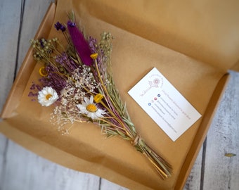 Letterbox Dried Flowers | Violet Dried Flower Arrangement | Gift |Letterbox Gift | Mothers Day Gift | Birthday Gift | Gifts For Her