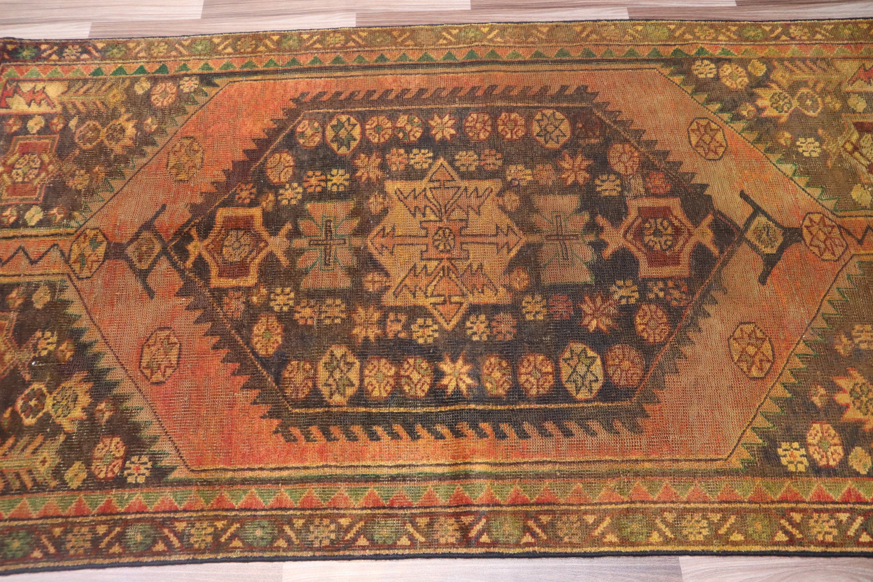 1920年代アンティークアフガニスタンコーカサスデザインラグ3'9x7'1