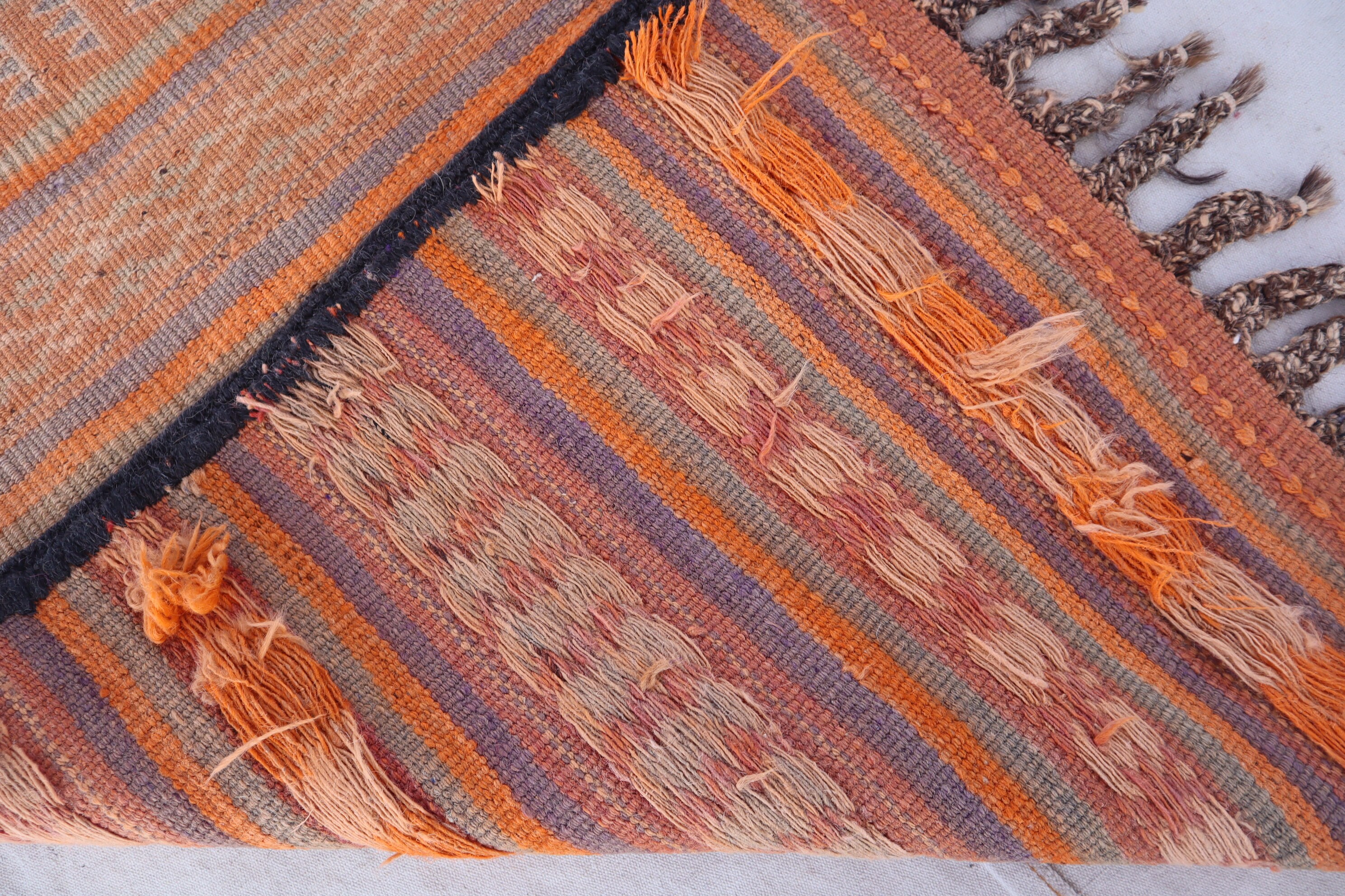 1'8x7'8フィートのアンティークミュートキリムランナーラグ