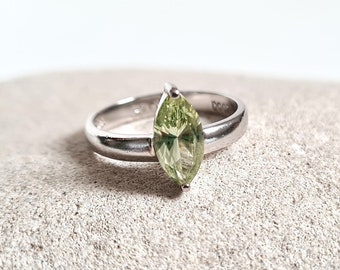 Vintage Pale Green Cubic Zirconia Silver 925 Marquise Solitaire Ring, Size K, Jewellery Gift for Her, Green CZ Stone Ring, Stackable Rings