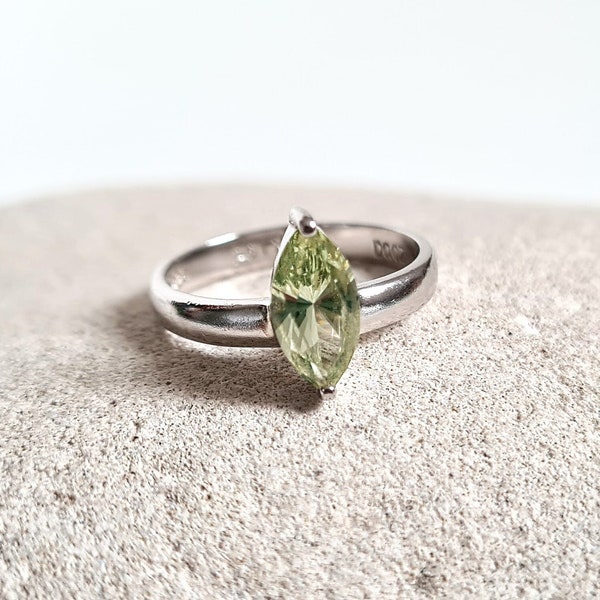Vintage Pale Green Cubic Zirconia Silver 925 Marquise Solitaire Ring, Size K, Jewellery Gift for Her, Green CZ Stone Ring, Stackable Rings