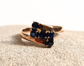 Vintage 9ct Gold Sapphire Bypass Ring: Size N, September Birthstone, Geometric Jewellery