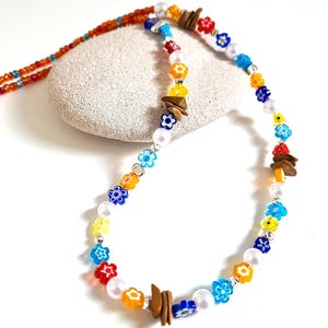 ハンドメイドのミルフィオリフラワービーズネックレス：ボヘミアンジャスパーフェイクパールジュエリー、一点もの