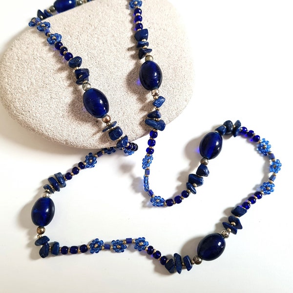 Vintage Cobalt Blue Lapis Lazuli Daisy Chain Necklace, Gemstone Chip Jewellery, Beadwork Gift for Her, Stylish Accessories, Oval Glass Beads