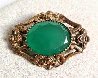 Antique Victorian Green Chrysoprase Glass Gilt Brass Brooch: Late 19th Century Costume Jewellery Pin