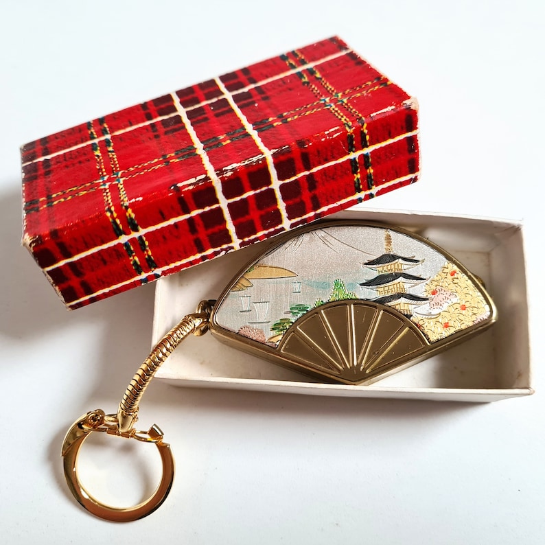 Vintage 1960's Sankyo Japanese Music Box Keychain, Traditional Sakura