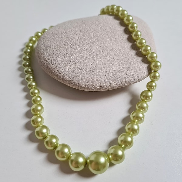 Vintage 1950's Pistachio Green Single Strand Graduated Faux Pearl Choker Necklace, Gifts for Women, Mid Century Jewellery, Made in Hong Kong
