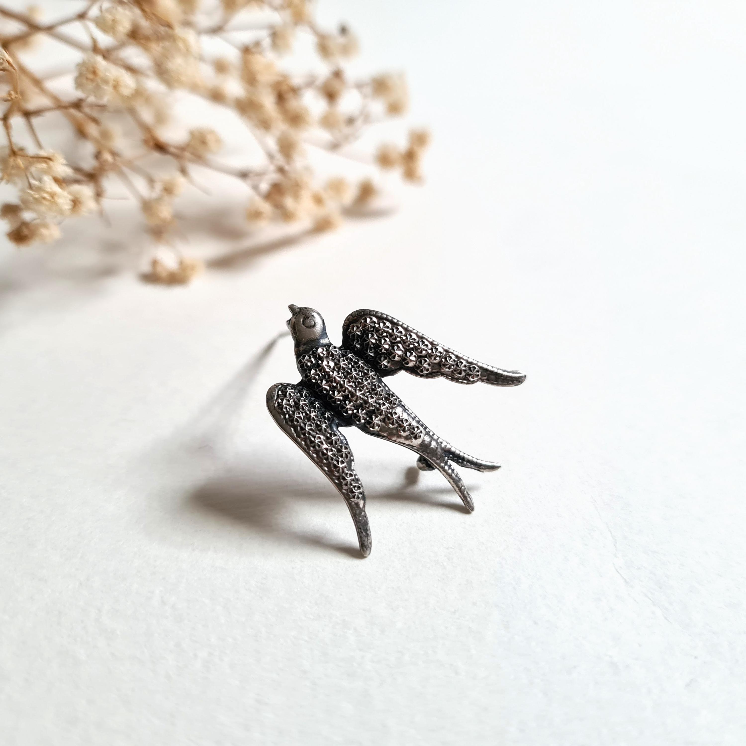 アンティークシルバーのツバメブローチ：ビクトリア朝の鳥のピン、鳥