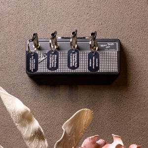 Personalized Guitar Amp Key Holder – Custom Jack Key Rack for Music Lovers – Unique Gift for Him