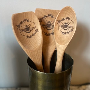 Bumble Bee Beechwood Engraved Kitchen Utensils