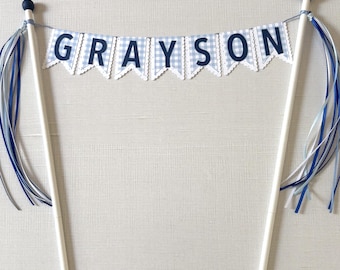Décoration de gâteau personnalisée à carreaux vichy et pois pour baby shower ou anniversaire de garçon | Décoration de gâteau vichy bleu marine et bleu clair