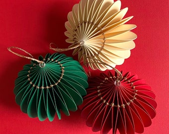 Set of 5 honeycomb paper ornament | Scandi ornaments | Hygge paper ornaments | Ecological | elegant gold
