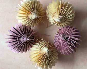 Set of 5 Christmas ornaments | Honeycomb onion paper ornament | Scandi ornaments | Hygge paper ornaments | Ecological