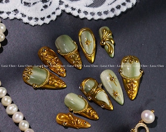 Emerald Throne Press On Nails, Antikguld Barock Design med Olivgrön Finish, Lyxigt Royal Core Nagelkonst Set