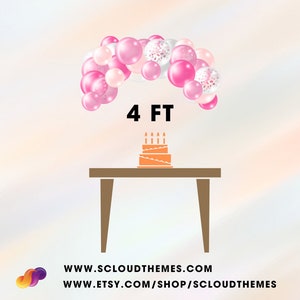 K&ouml;nnte beinhalten: Eine Geburtstagsparty-Szene mit einem rosa-wei&szlig;en Ballonbogen, 122 cm breit, &uuml;ber einem Tisch. Auf dem Tisch steht ein orangefarbener Kuchen mit brennenden Kerzen. Der Text "4 FT" und Webseitenadressen sind enthalten.