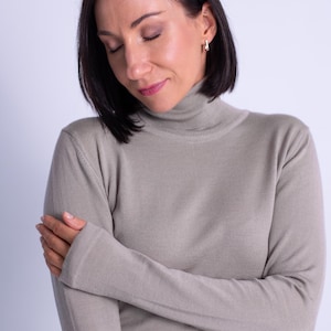 Grau beige Rollkragen, Frauen Rollkragen Pullover, gestrickt Merino Wolle Pullower