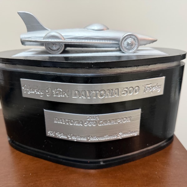Daytona 500 International Speedway NASCAR Trophy Replica Joey Logano Jeff Gordon William Byron Dale Earnhardt Jr Jimmie Johnson
