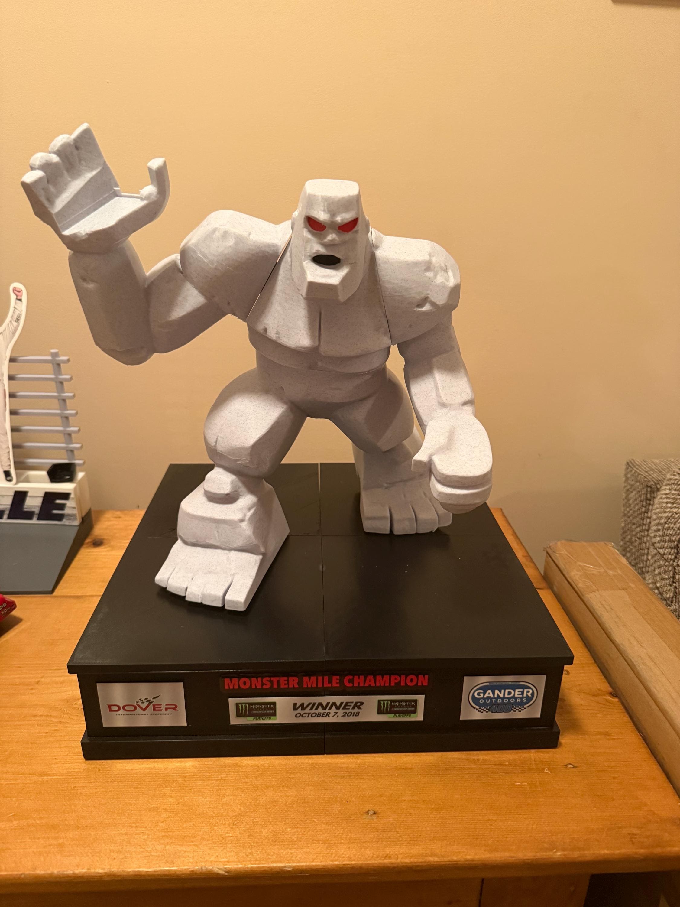 Dover Speedway NASCAR Miles Monster Trophy Replica Holds 1/64