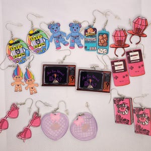 Nostalgic 90s Earrings, Y2K Aesthetic Dangles, Retro Troll Doll Earrings, Fun Vintage Game Console Jewelry, Whimsical Novelty Gift, 1 Pair