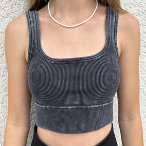 BLACK cropped ribbed padded tank