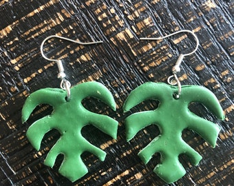 Monstera leaf earrings