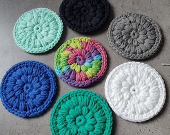 Crocheted make-up remover wipes