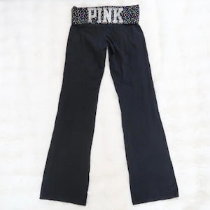Pantalon survêtement Chelsea Strike noir rose 2024/25 sur