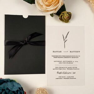透明アクリル招待状（黒封筒付き） | ミニマルな花柄の金箔 | 結婚式招待状 | アクリル招待状 | A006