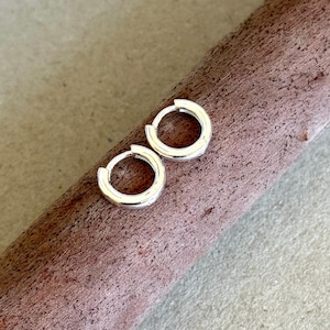 Sterling Silver Hoop Earrings, s925 Silver Huggies, Dainty Hoops, Silver Hoops, Gift for her, Minimalist Earrings, Huggie Earrings, Huggies