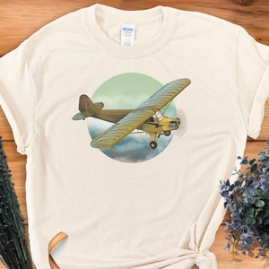 Vintage Piper Cub Sport Aviation T-shirt Classic Propeller Trainer Airplane Gift Sport Aircraft Shirt for Aviation Enthusiasts